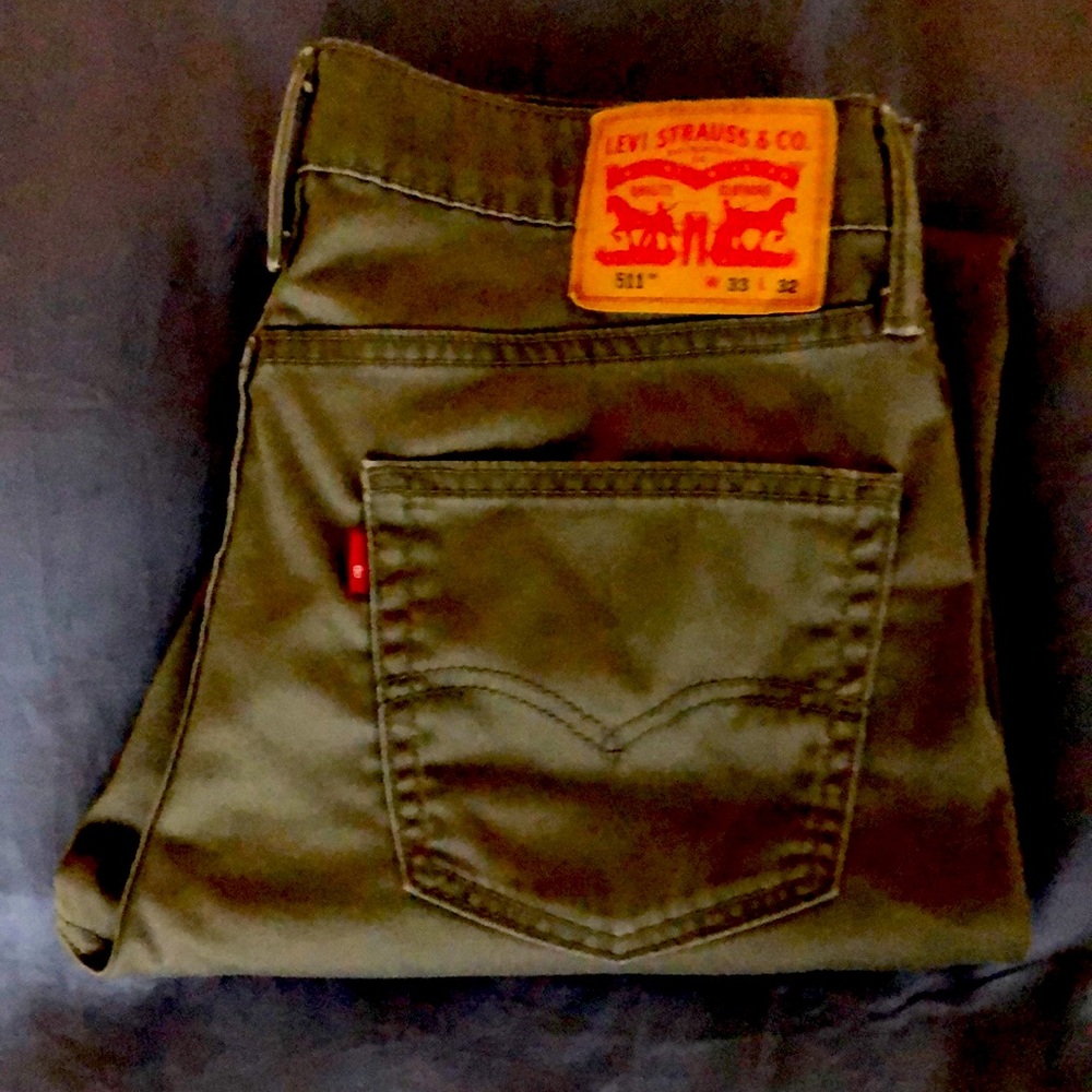 Men’s olive green Levi’s 511